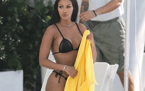 Bồ cũ của Balotelli khoe vẻ đẹp nóng bỏng với bikini