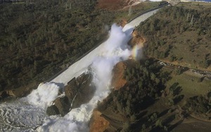 Con đập sắp vỡ ở California 'hung dữ' đến mức nào?