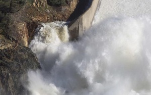 Đập cao nhất Mỹ sắp vỡ, 1.200 vệ binh quốc gia trong tình trạng báo động