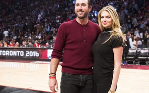 CHÙM ẢNH: Sao bóng rổ hạnh phúc bên ‘người thương’ trong ngày Valentine