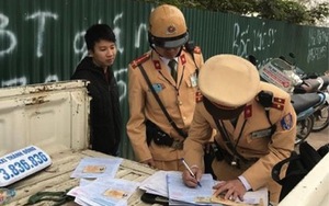 Lấn làn buýt nhanh, hàng chục lái xe 'lãnh đủ'