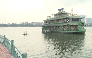 VIDEO: Xóa sổ các phương tiện nổi trên Hồ Tây