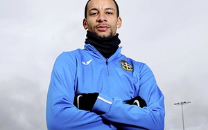 Sutton United: Kém Arsenal 105 bậc, HLV không lương