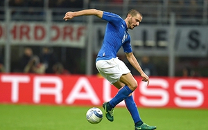 Bonucci bị Juve phạt, Conte chờ thừa nước đục thả câu