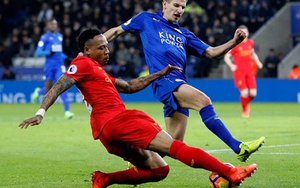 Neville đòi công bằng cho Ranieri. Carragher chỉ trích Liverpool