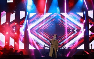 Mỹ Tâm 'điêu đứng' vì fan của Sơn Tùng