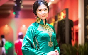 Hoa hậu Ngọc Hân đẹp huyền bí với áo dài cổ của NTK Phương Anh