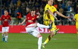 2 trận liên tiếp mắc sai lầm, Phil Jones bị CĐV Man United đòi... bỏ tù