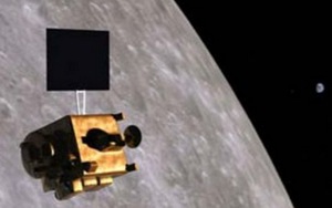 Tàu vũ trụ 'hiện hình' sau 8 năm mất tích bí ẩn