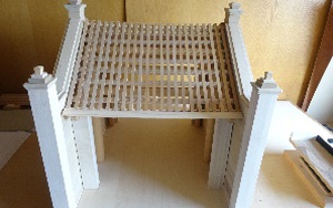 Giáo sư Nhật phục dựng mô hình cổng làng cổ Đường Lâm bằng gỗ quý