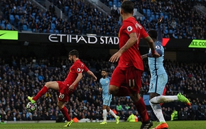 Lallana gây sốc vì bỏ lỡ cơ hội khó tin, Firmino bị chế giễu khi ăn mừng sớm