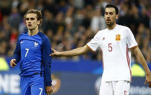 Busquets biến Griezmann, Kante thành 'gã hề' với tuyệt kĩ 'xoay compa'