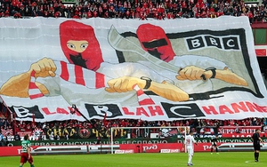 SỐC: Hooligan Nga hỗn chiến trong rừng sau trận derby Moscow