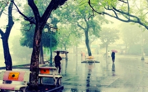 Từ đêm nay Bắc Bộ và Trung Bộ có mưa to và rải rác có dông