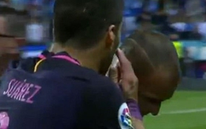 Luis Suarez 'dạy dỗ' đàn em về cách ứng xử đối với Barcelona