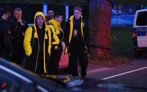Phát hiện vật khả nghi và tìm thấy lá thư trong vụ đánh bom xe bus của Dortmund