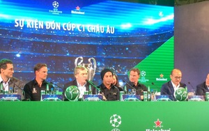 Cựu danh thủ Ronaldinho: 'Tôi yêu Việt Nam và cầu nguyện cho Barca'