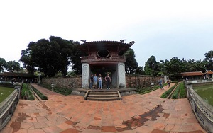 Trôi móng tường lan can quanh giếng Thiên Quang Văn Miếu - Quốc Tử Giám