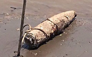 Đã vô hiệu hóa quả bom nặng gần 240kg trên sông Hồng