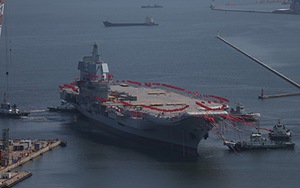 Hình ảnh hạ thủy hàng không mẫu hạm đầu tiên do Trung Quốc sản xuất