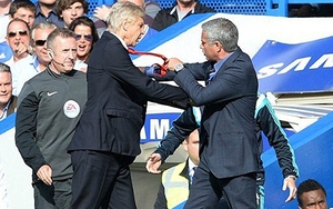 Arsenal: Wenger sẽ thay đổi từ cái bắt tay với Mourinho?