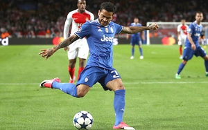 Đỉnh cao ở Barcelona nhưng ở Juventus, còn lâu Dani Alves mới hết thời