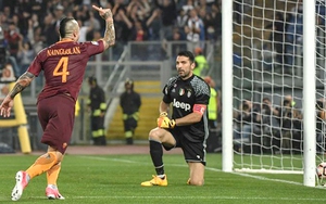 Thua Roma chỉ là cú phanh nhẹ trước khi tăng tốc tối đa của Juventus?