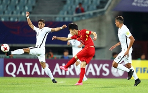 Hoàng Đức bỏ lỡ cơ hội đi vào lịch sử của bóng đá Việt Nam khiến cộng đồng mạng tiếc nuối