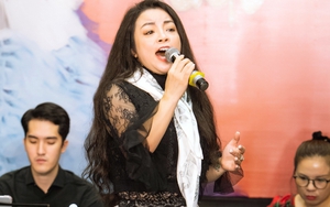 Tố Nga cùng dàn nghệ sĩ tập luyện cho liveshow "Dòng sông đa tình"