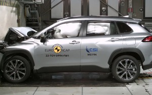 Bài ‘phá’ xe này cho thấy Toyota Corolla Cross 2023 an toàn đến cỡ nào