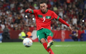 Ziyech lập 'siêu phẩm' từ sân nhà cho Ma rốc