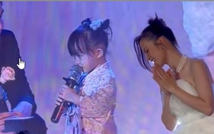 Winnie khiến Đông Nhi mất ngủ khi lên sân khấu tặng hoa lại còn hát thay mẹ