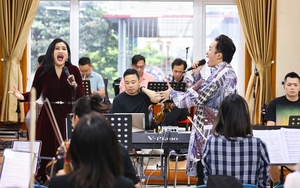 Tố Loan khen Tùng Dương 'nức nở' trong buổi tập luyện