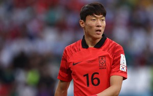 Tiền đạo Hàn Quốc bỏ lỡ cơ hội không tưởng trước Uruguay