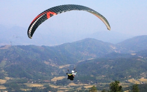 Festival dù lượn “Bay trên mùa vàng Bình Liêu 2022”