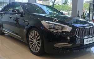 Nằm kho 6 năm, Kia Quoris còn hơn 1,9 tỷ đồng tại Việt Nam: Ngang cỡ Mercedes S-Class, giá C-Class