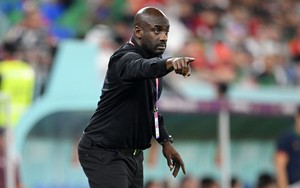 HLV Ghana mỉa mai quả 11m của Ronaldo