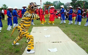 Chuyện chưa kể về Hát múa Ải Lao (kỳ 2): Người thầm lặng bảo vệ điệu múa, câu hát