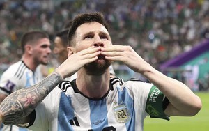 Chùm thơ 'Nhật ký World Cup' của Nguyễn Thuỵ Kha