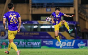 HLV Park Hang Seo hài lòng với Văn Hậu