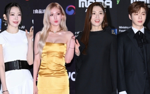 Siêu thảm đỏ MAMA: Nữ thần lai Somi bốc lửa đè bẹp KARA, mỹ nhân Hạ Cánh Nơi Anh và em gái BTS mặt trắng bệch giữa dàn sao