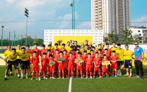 Các ngôi sao Dortmund so tài cùng 30 cầu thủ nhí Việt Nam