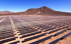 Siêu nhà máy quang điện cùng hồ chứa nước dung tích khủng giữa sa mạc phục vụ World Cup 2022