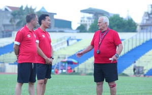 Tạm biệt HLV Petrovic!