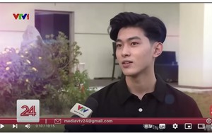 Nam sinh lướt ngang bản tin VTV vài giây vẫn gây bão, nhan sắc đời thường còn đỉnh hơn nữa