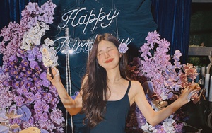 Triệu Lộ Tư rạng rỡ trong bữa tiệc sinh nhật đón tuổi 24