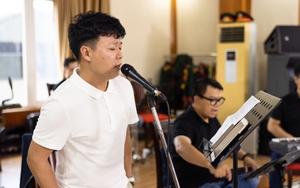 Ca sĩ Vũ Thắng Lợi lần đầu song ca với "đàn anh" Tấn Minh trong "Hà Nội riêng tôi"
