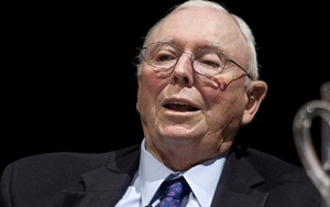 Nhà đầu tư đại tài Charlie Munger: Khi một người sắp giàu có, họ bộc lộ 3 dấu hiệu ‘khác thường’
