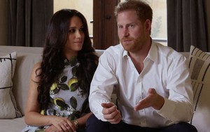 Cựu cận thần hoàng gia vạch trần chiêu trò của vợ chồng Harry - Meghan, thực tế khác xa với lời cáo buộc trên phim của nhà Sussex?