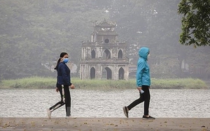 Thủ đô Hà Nội sáng sớm có sương mù, trưa chiều hửng nắng